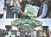 DANREM 031/WB TINJAU OPERASI PENGOLAHAN LAHAN DI KABUPATEN PELALAWAN, TANAM PADI SERENTAK, DAN RESMIKAN BANGUNAN KORAMIL 15/KUALA KAMPAR