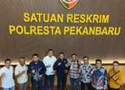 Para Advokat , dr Arnaldo Eka Putra Eks Direktur RSD Madani Minta Salinan BAP Tersangka Kepada Penyidik Polresta Pekanbaru