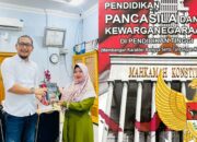 Bentuk Peduli Dalam Dunia Pendidikan : Eko Saputra Sumbangkan Buku Ke Kampus STIE Tuah Negeri Dumai