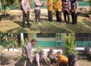 Rayakan Hari Lingkungan Hidup Sedunia Dan Perkuat Komitmen Kapolda Riau, Kepala Sekolah SMPN 1 Dan Kapolsek Siak Kecil Gelar Tanam Pohon