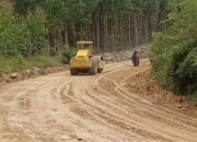 Wujudkan Tanggung Jawab Sosial Perusahaan Kepada Lingkungan, PT Arara Abadi Distrik Duri 1 Perbaiki Jalan di Desa Tasik Tebing Serai