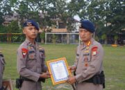 Dansat Brimob Polda Riau Berikan Penghargaan kepada Personel Berprestasi