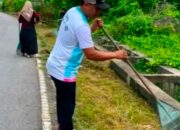 Pemerintah Desa Meskom Bersama Masyarakat Laksana kan Goro Bersih Jalan Utama