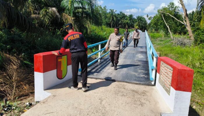 69 Jembatan Tuntas, Brimob Polda Riau berikan akses masyarakat kian mudah dan aman