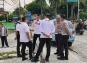 Sinergi Ditlantas dan PUPR, Penggalian Parit Jadi Solusi Atasi Banjir di Depan RS Awal Bros